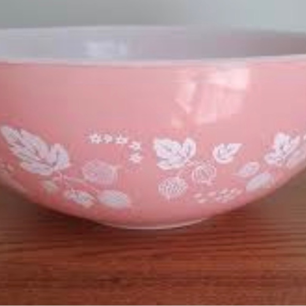 Pyrex Pink Gooseberry 4qt